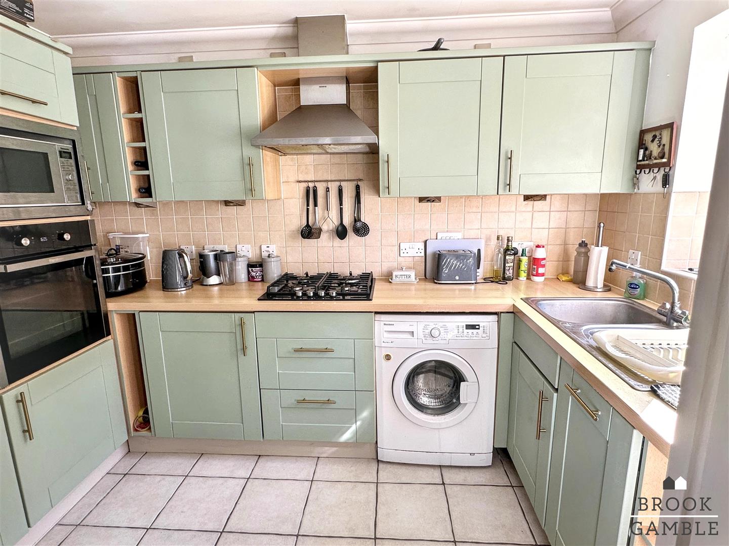 2 Bedroom Flat/Apartment. St. Annes Road in Eastbourne,  7